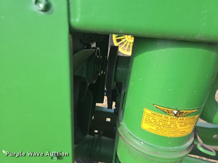 image for item EK2356 1951 John Deere  B tractor