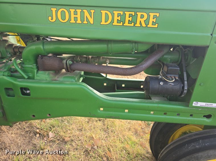 image for item EK2356 1951 John Deere  B tractor