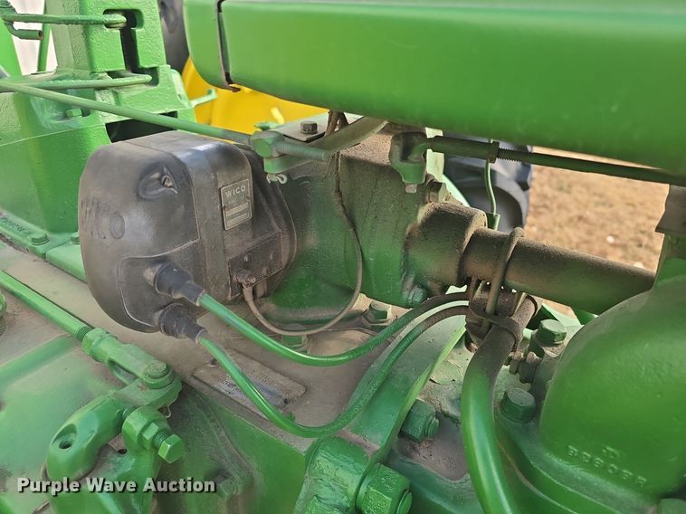image for item EK2356 1951 John Deere  B tractor