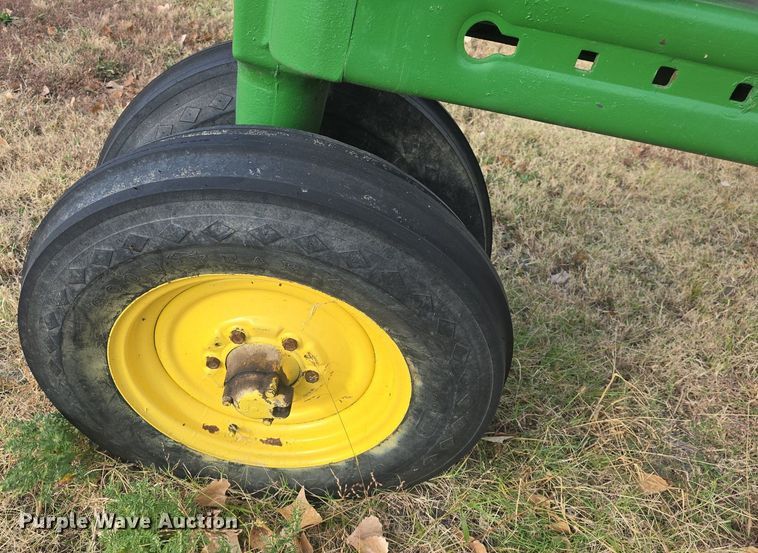 image for item EK2356 1951 John Deere  B tractor