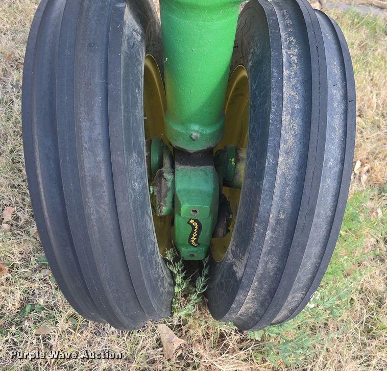 image for item EK2356 1951 John Deere  B tractor