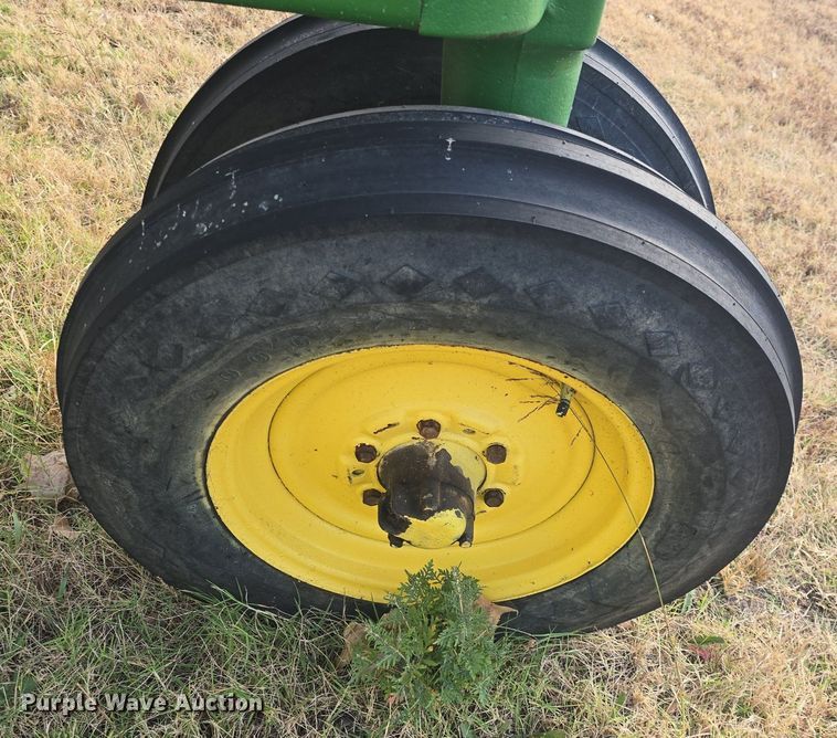 image for item EK2356 1951 John Deere  B tractor