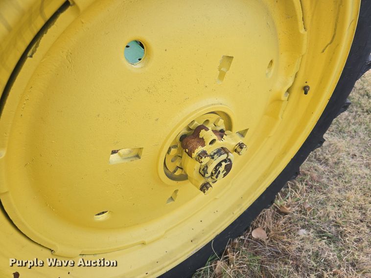 image for item EK2356 1951 John Deere  B tractor