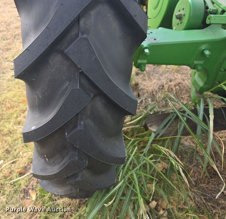 image for item EK2356 1951 John Deere  B tractor