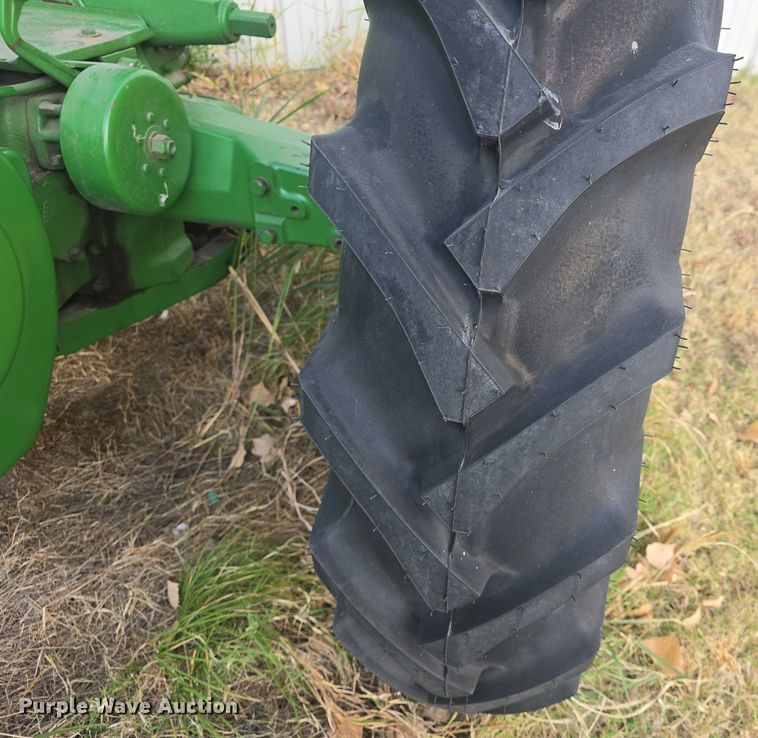 image for item EK2356 1951 John Deere  B tractor