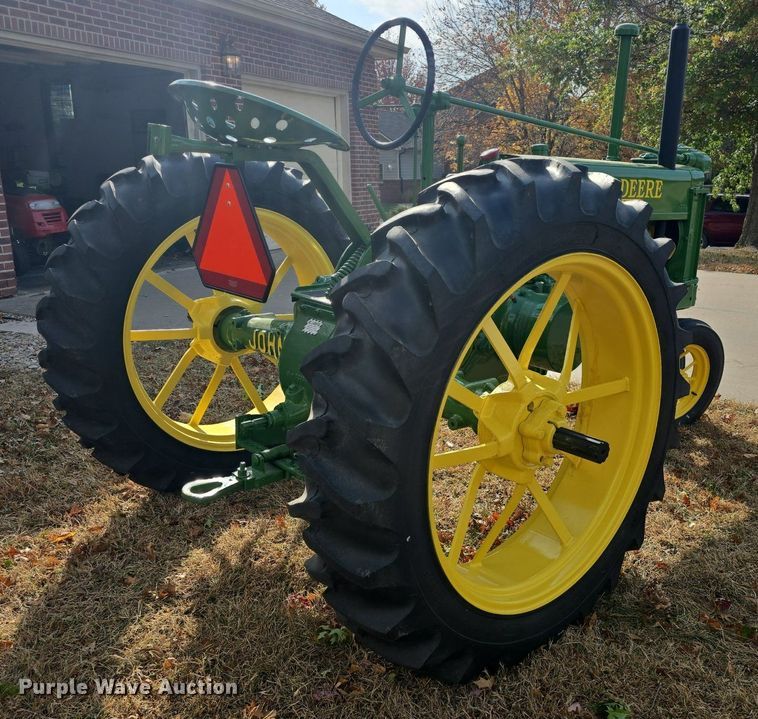 image for item EK2358 1937 John Deere  B tractor