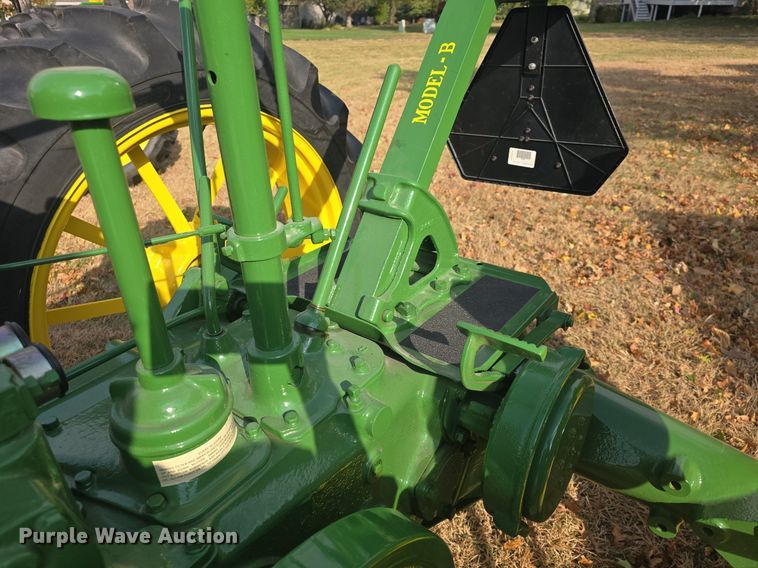 image for item EK2358 1937 John Deere  B tractor