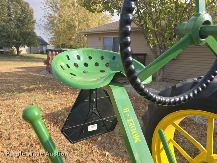 image for item EK2358 1937 John Deere  B tractor