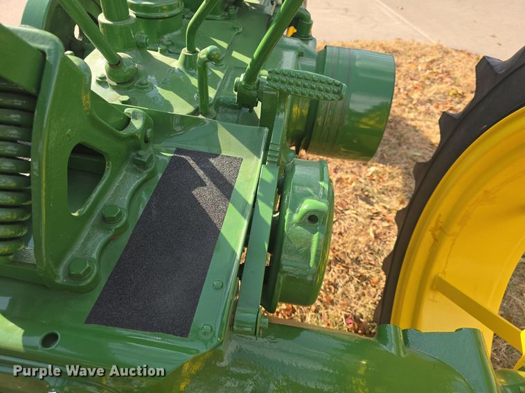 image for item EK2358 1937 John Deere  B tractor