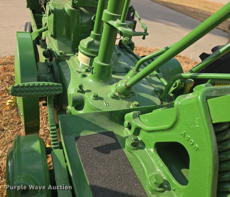 image for item EK2358 1937 John Deere  B tractor