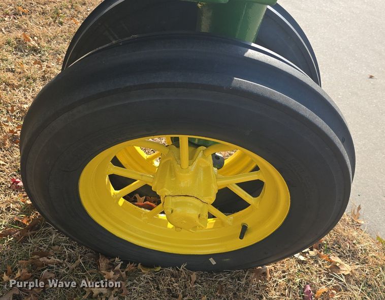 image for item EK2358 1937 John Deere  B tractor