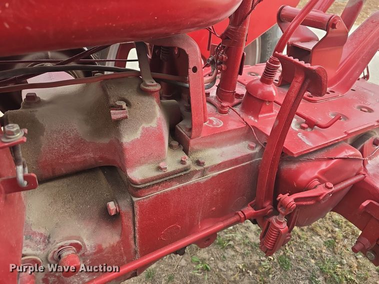image for item EK2359 1941 Farmall H tractor