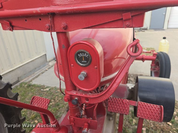 image for item EK2359 1941 Farmall H tractor