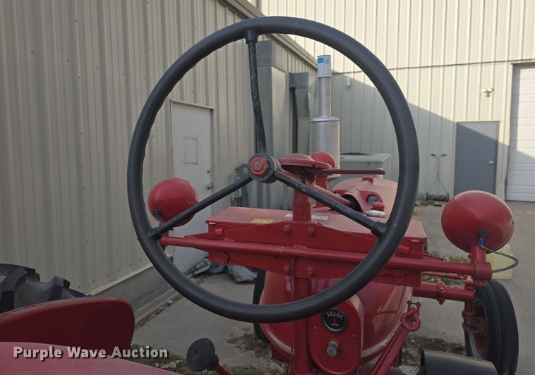 image for item EK2359 1941 Farmall H tractor