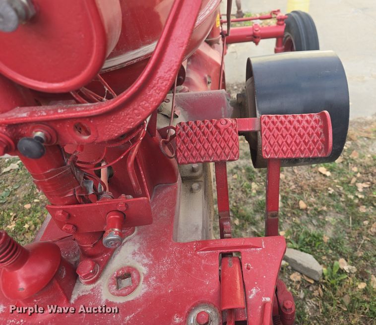 image for item EK2359 1941 Farmall H tractor