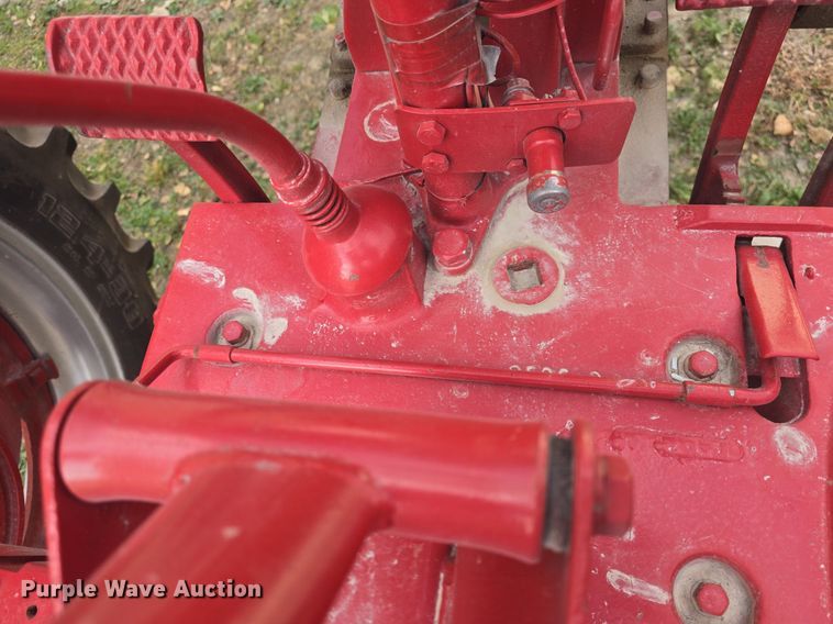 image for item EK2359 1941 Farmall H tractor