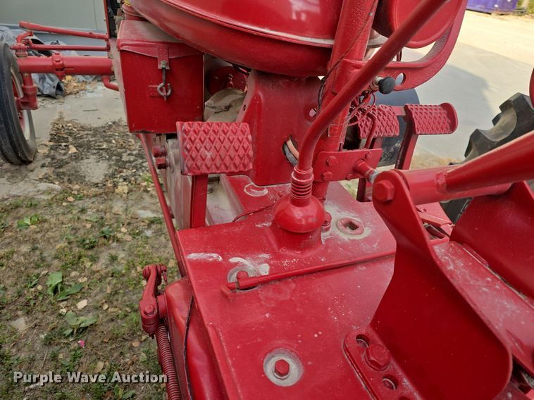 image for item EK2359 1941 Farmall H tractor