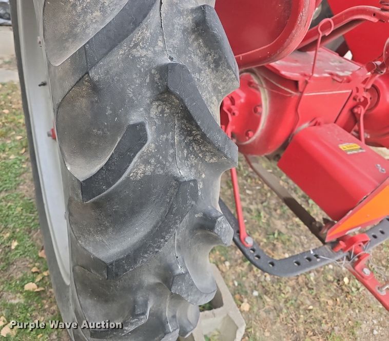 image for item EK2359 1941 Farmall H tractor