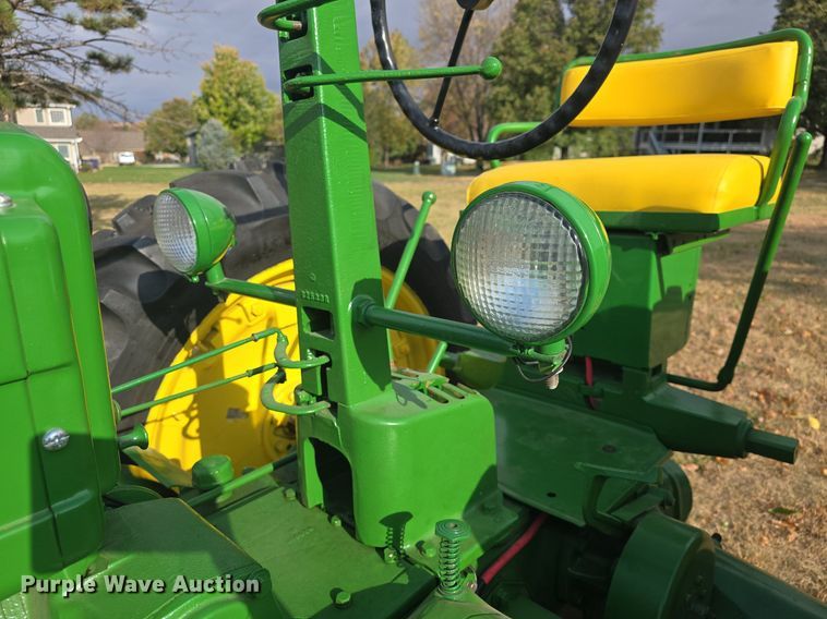 image for item EK2360 1949 John Deere  B tractor