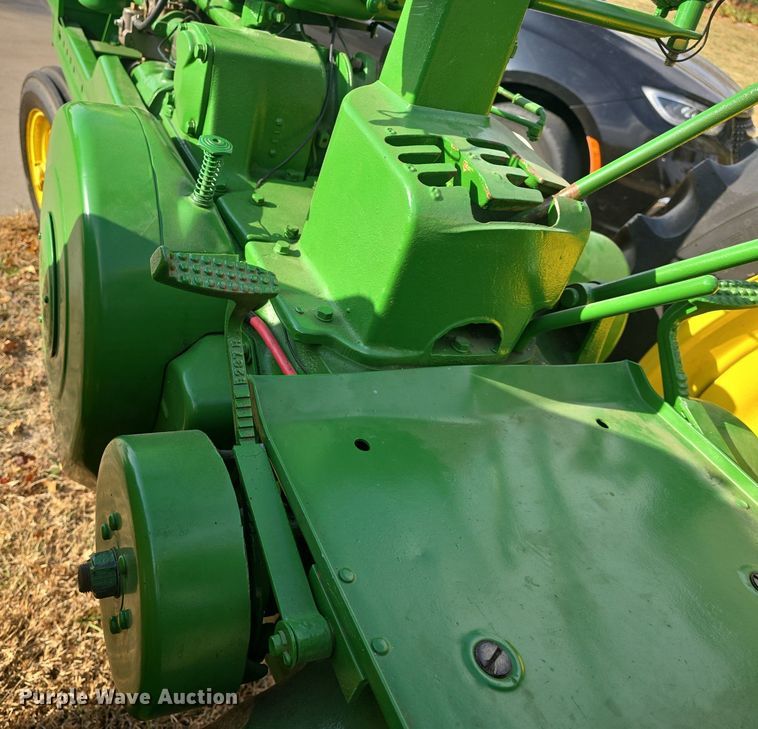 image for item EK2360 1949 John Deere  B tractor