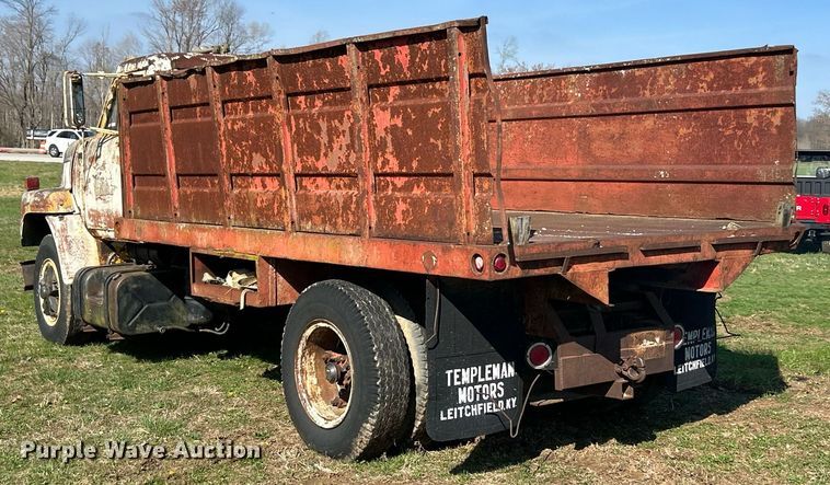 image for item EK2829 International Fleetstar 2050A flatbed truck