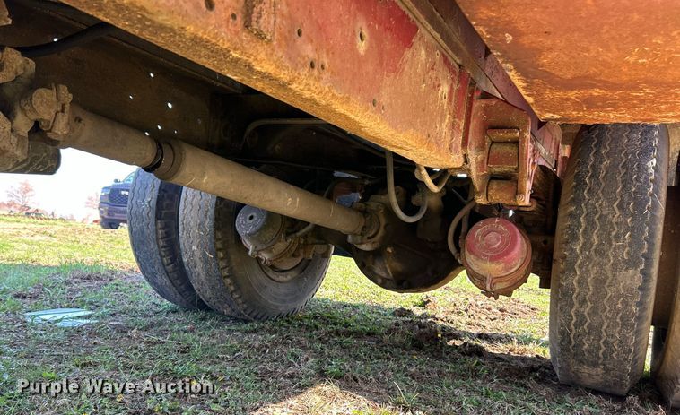 image for item EK2829 International Fleetstar 2050A flatbed truck