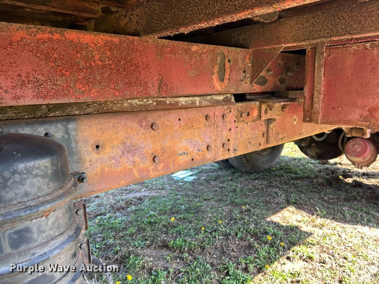 image for item EK2829 International Fleetstar 2050A flatbed truck