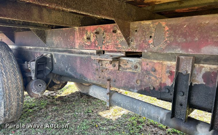 image for item EK2829 International Fleetstar 2050A flatbed truck