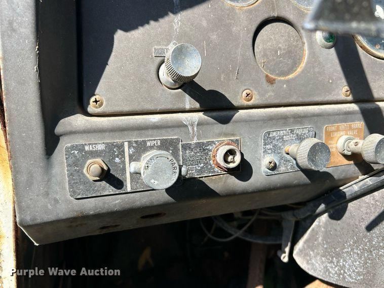 image for item EK2829 International Fleetstar 2050A flatbed truck