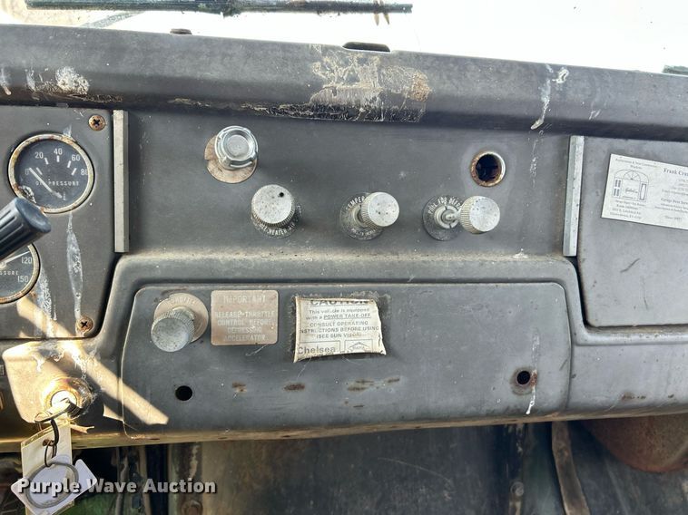 image for item EK2829 International Fleetstar 2050A flatbed truck