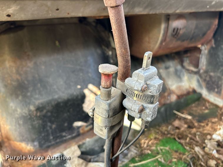 image for item EK2829 International Fleetstar 2050A flatbed truck