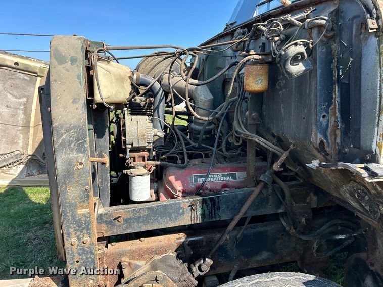 image for item EK2829 International Fleetstar 2050A flatbed truck