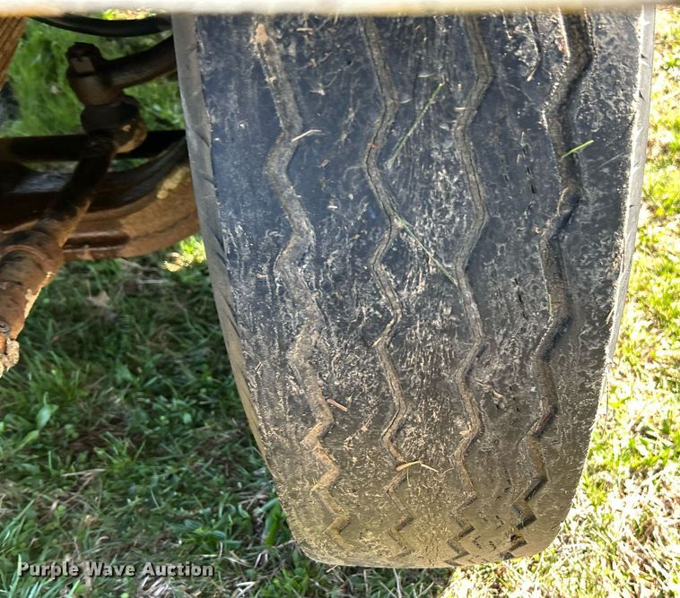 image for item EK2829 International Fleetstar 2050A flatbed truck