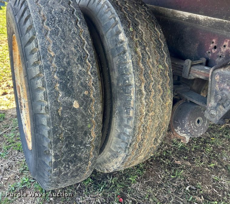 image for item EK2829 International Fleetstar 2050A flatbed truck