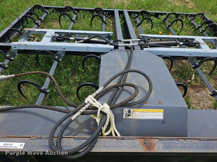 image for item EK5142 Hoelscher 150 skid steer bale accumulator grapple