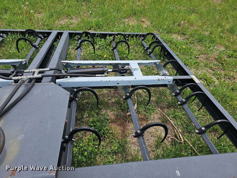 image for item EK5142 Hoelscher 150 skid steer bale accumulator grapple