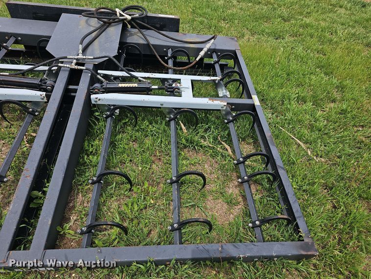 image for item EK5142 Hoelscher 150 skid steer bale accumulator grapple