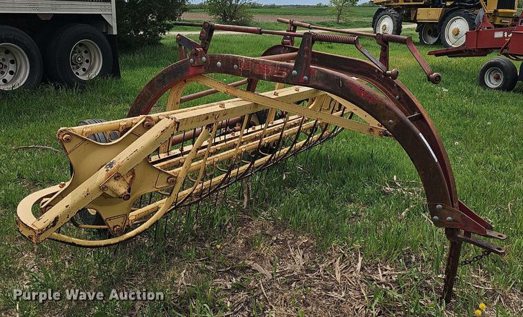 image for item EK5143 New Holland 56 hay rake