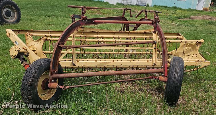 image for item EK5143 New Holland 56 hay rake