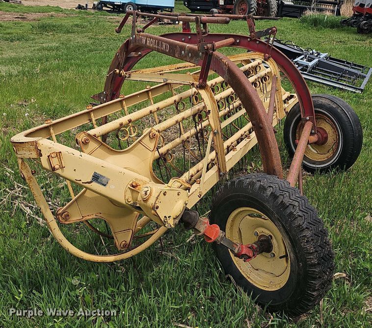 image for item EK5143 New Holland 56 hay rake