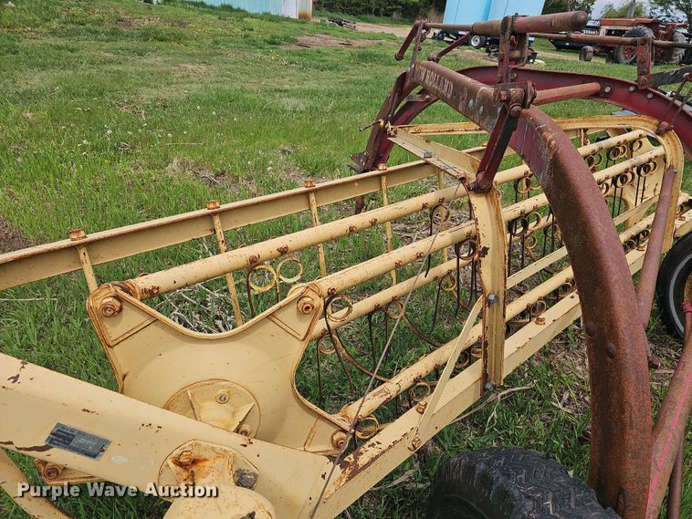 image for item EK5143 New Holland 56 hay rake