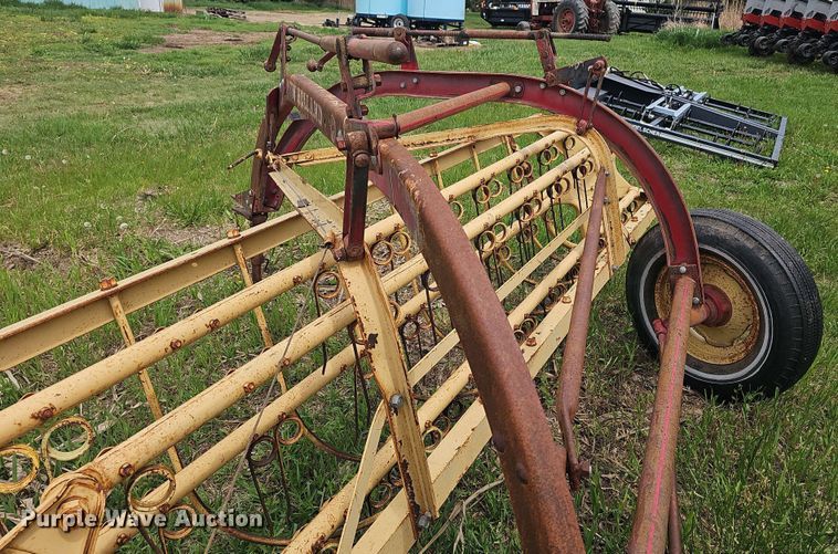 image for item EK5143 New Holland 56 hay rake