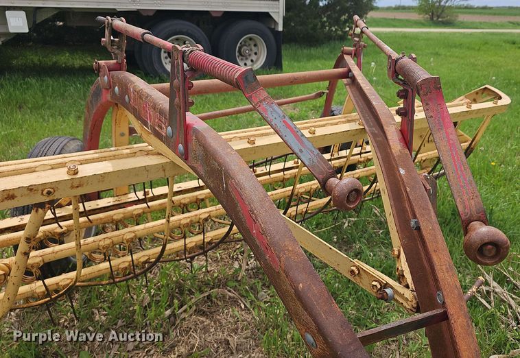 image for item EK5143 New Holland 56 hay rake