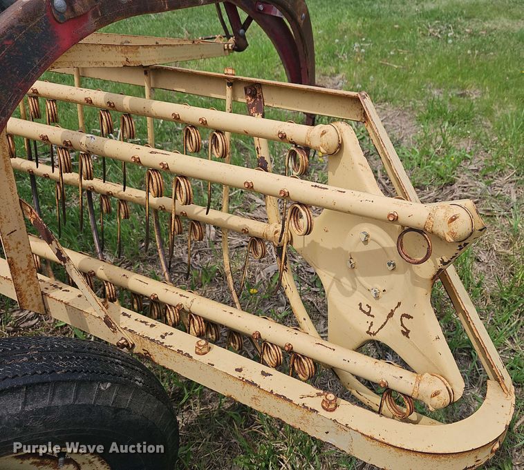 image for item EK5143 New Holland 56 hay rake