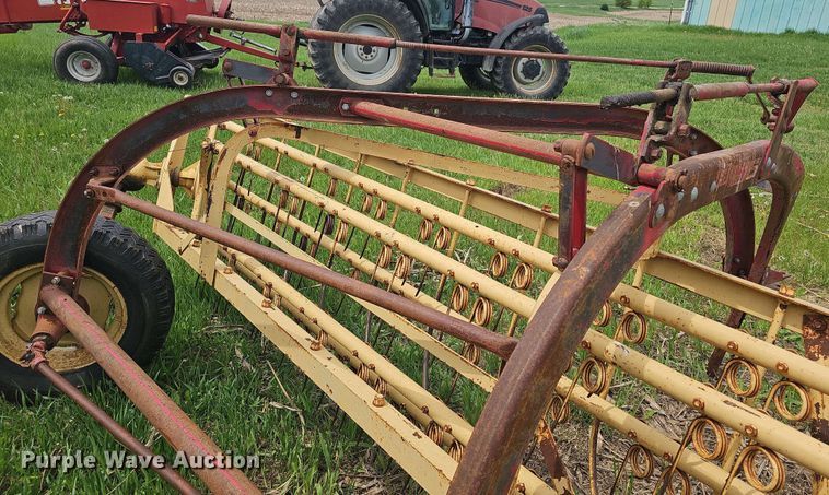 image for item EK5143 New Holland 56 hay rake