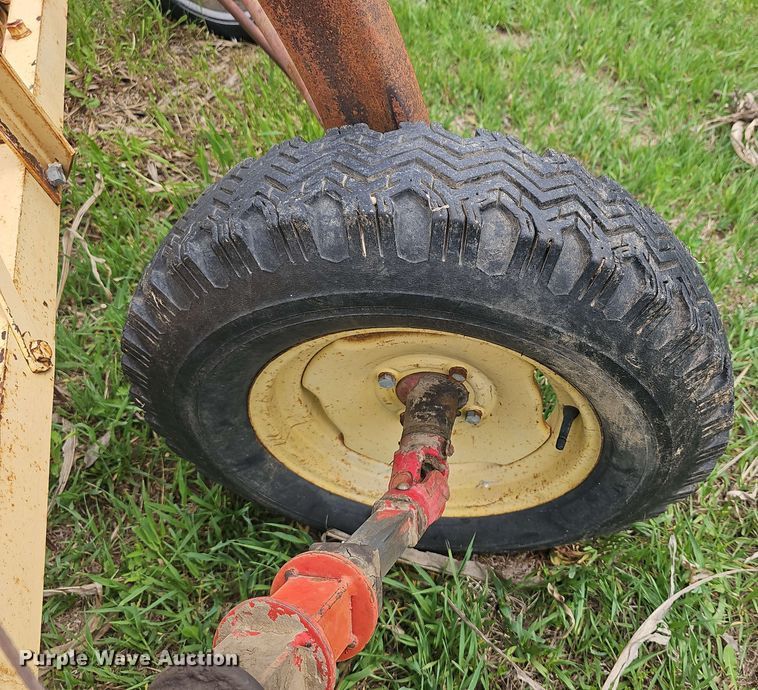 image for item EK5143 New Holland 56 hay rake