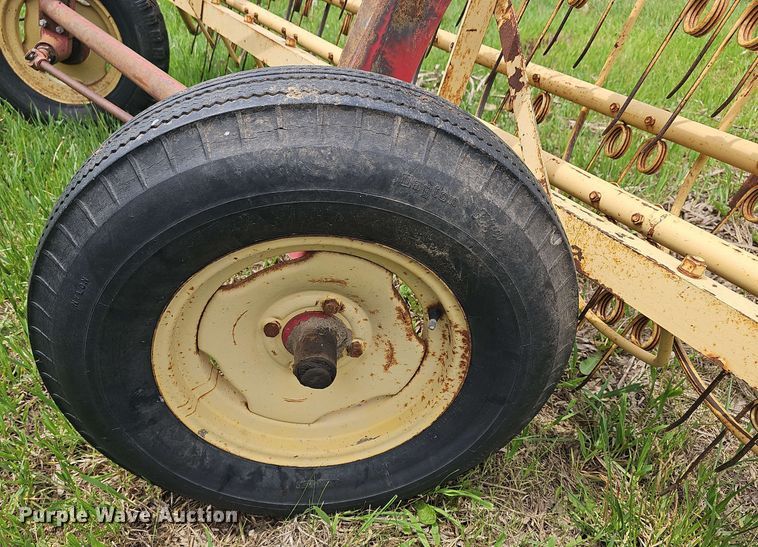 image for item EK5143 New Holland 56 hay rake