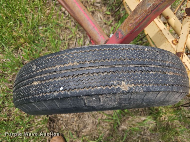 image for item EK5143 New Holland 56 hay rake