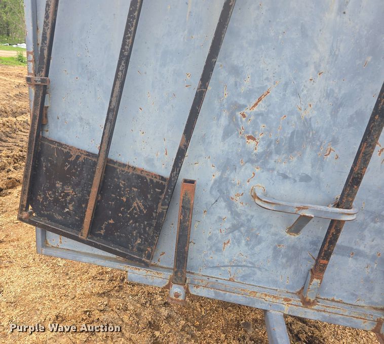 image for item EK5196 (2) L-H creep feeders