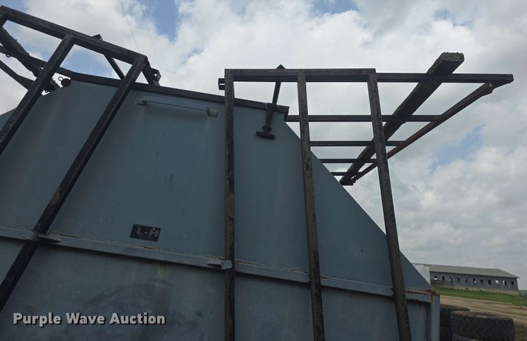 image for item EK5196 (2) L-H creep feeders